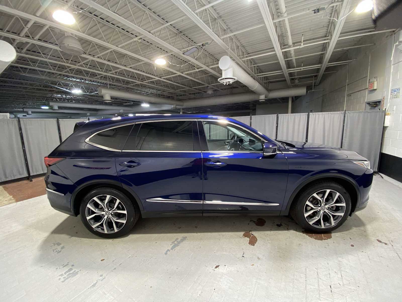 Used 2023 Acura MDX SH-AWD w/ Technology Package image 27