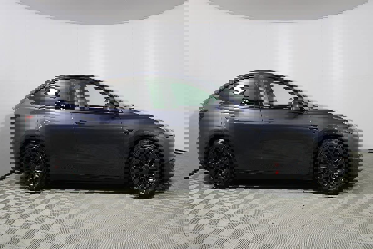 Used 2022 Tesla Model Y Performance image 34