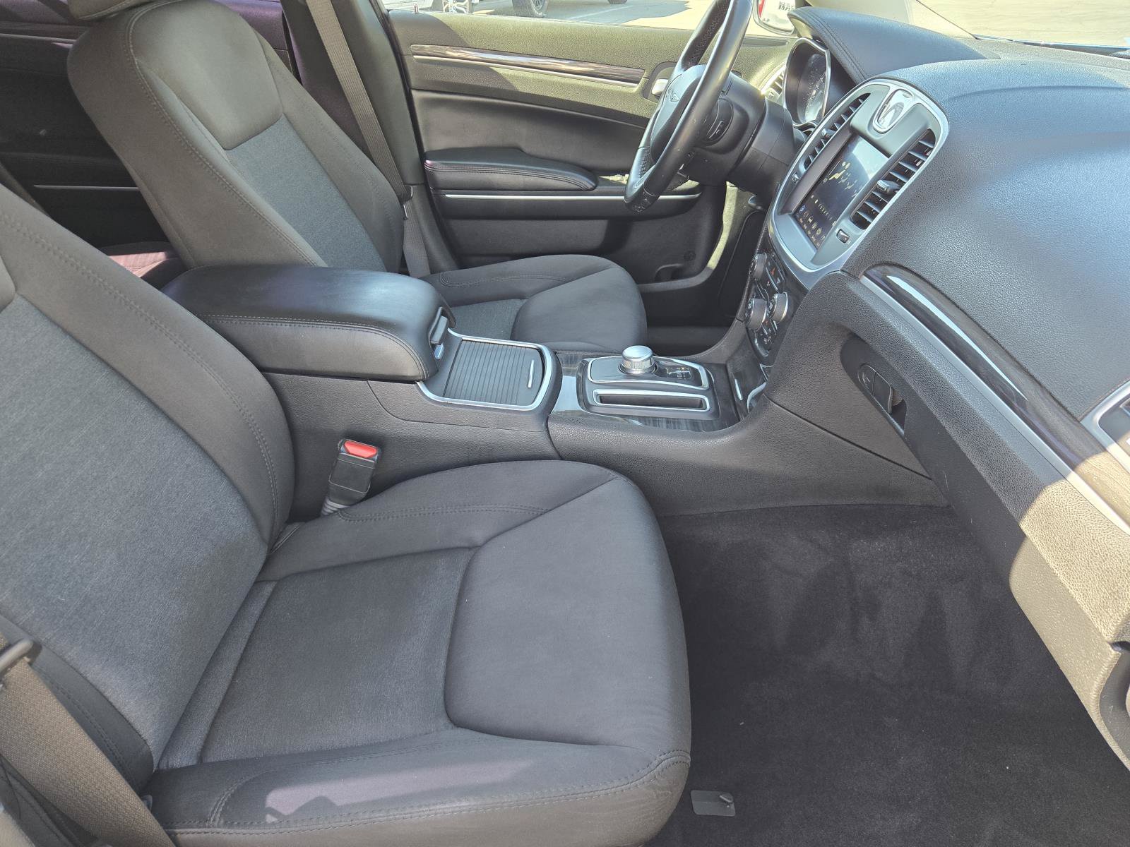 Used 2021 Chrysler 300 Touring w/ Sport Appearance Package RWD image 31