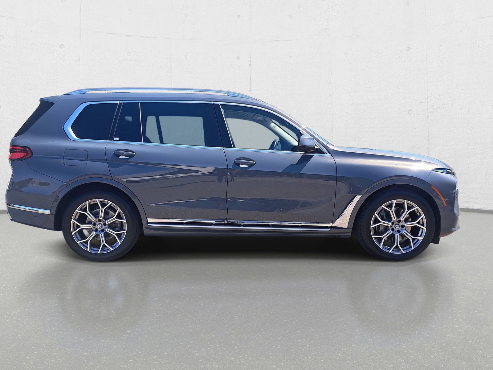 Used 2024 BMW X7 xDrive40i image 4