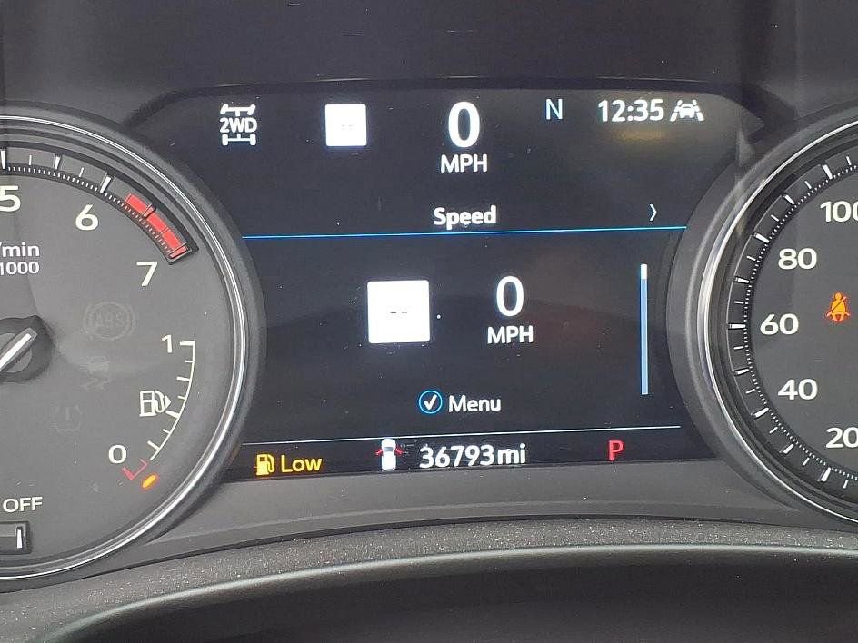 Used 2023 Cadillac XT4 Sport image 32