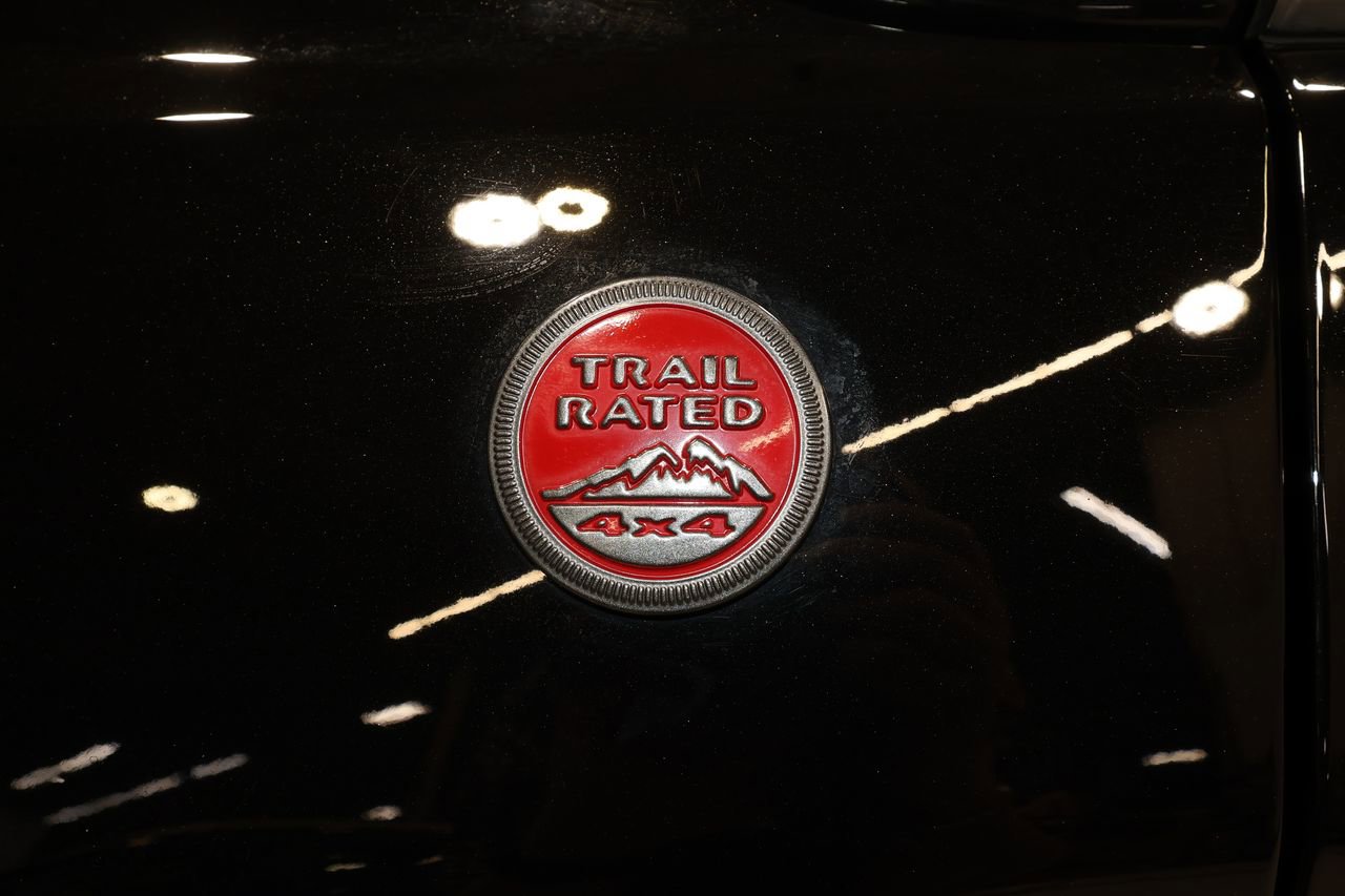 Used 2022 Jeep Compass Trailhawk w/ Trailhawk Elite Group image 36