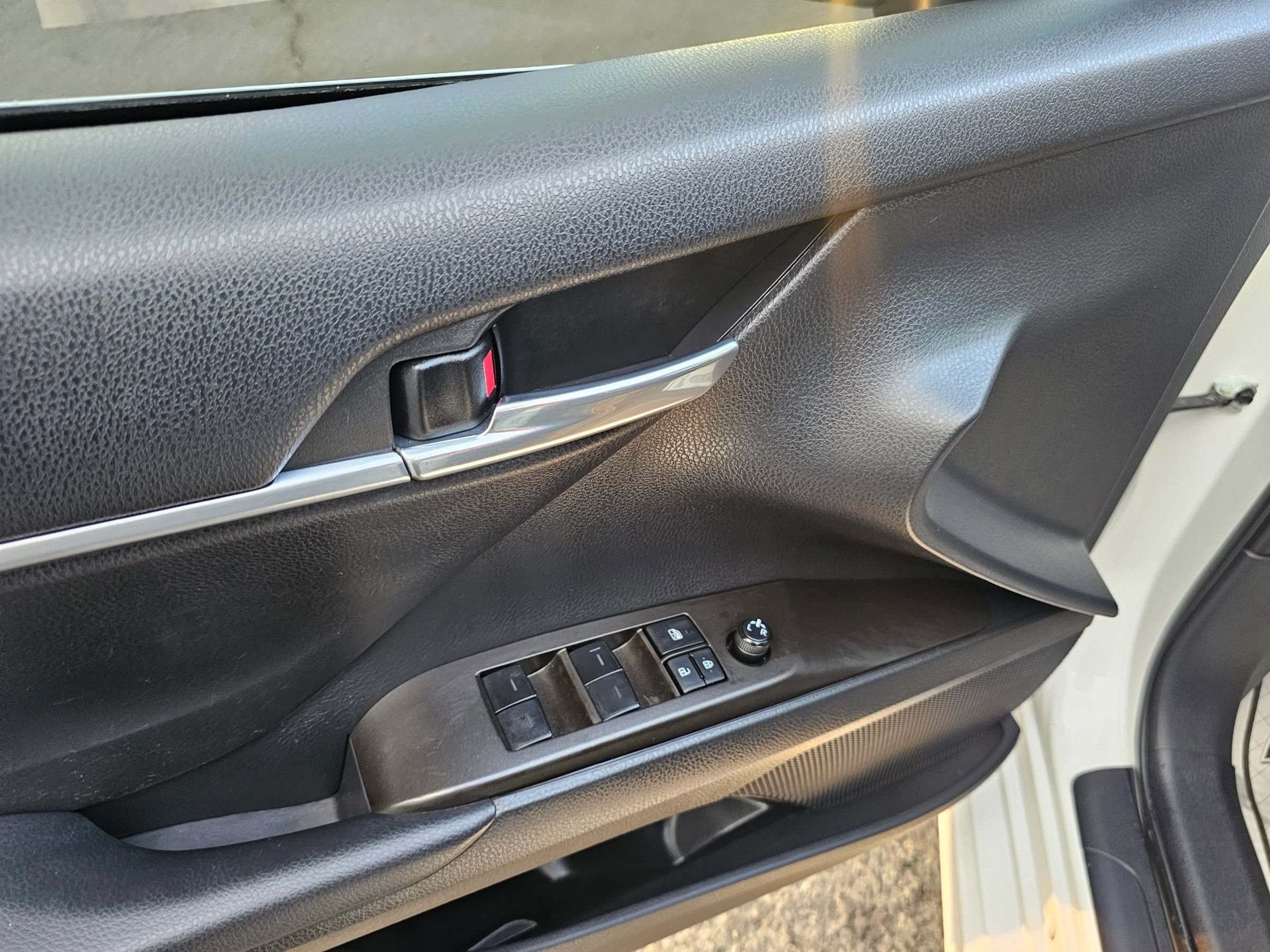 Used 2023 Toyota Camry SE FWD image 31