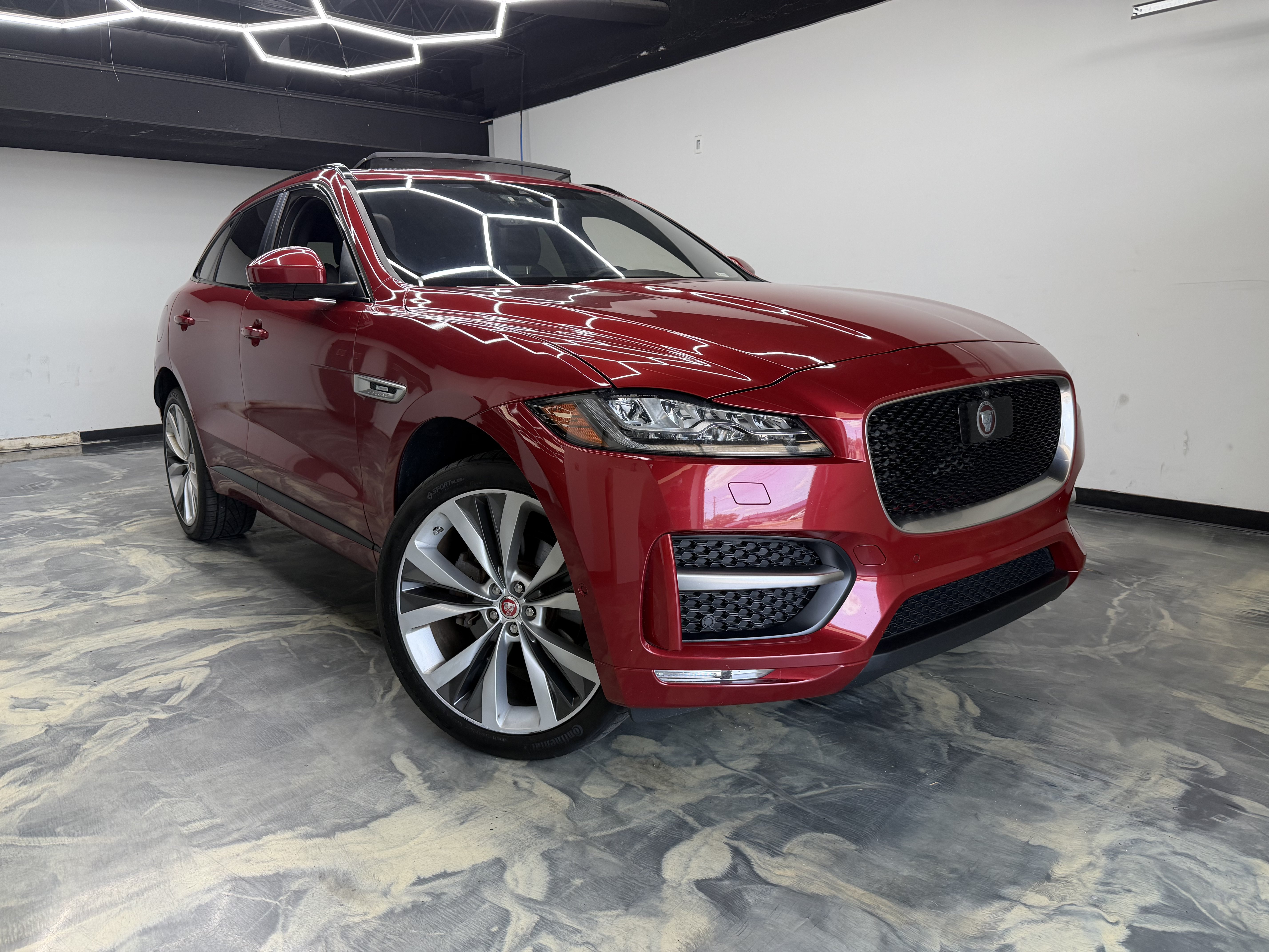 Used 2017 Jaguar F-PACE R-Sport AWD/4WD image 5