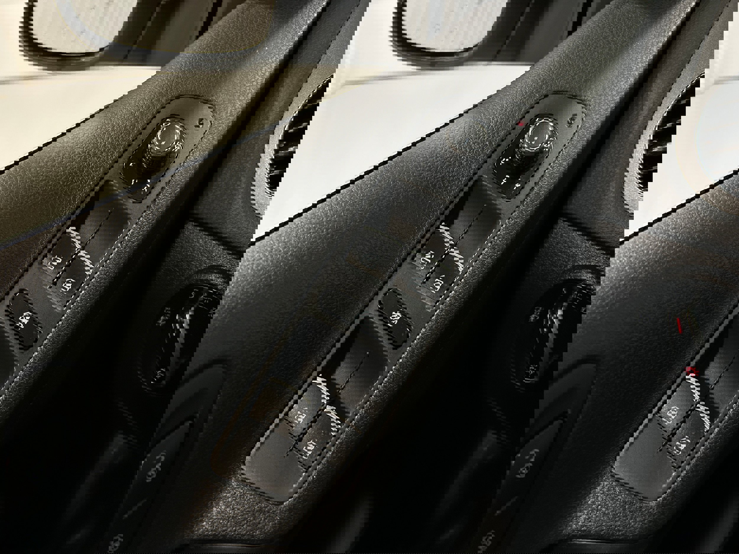 Used 2017 Volkswagen Tiguan Sport image 5