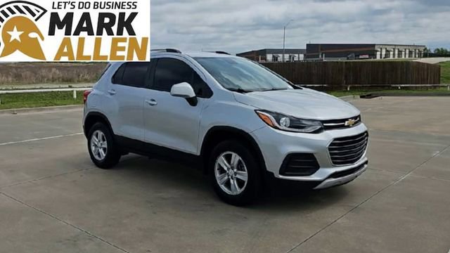Used 2022 Chevrolet Trax LT w/ Driver Confidence Package AWD/4WD image 2