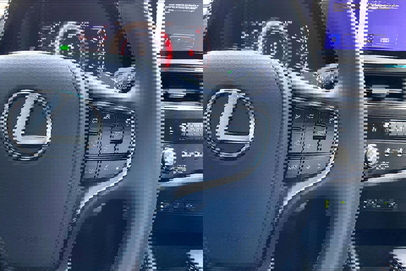 Used 2025 Lexus ES 300h w/ Premium Package image 23