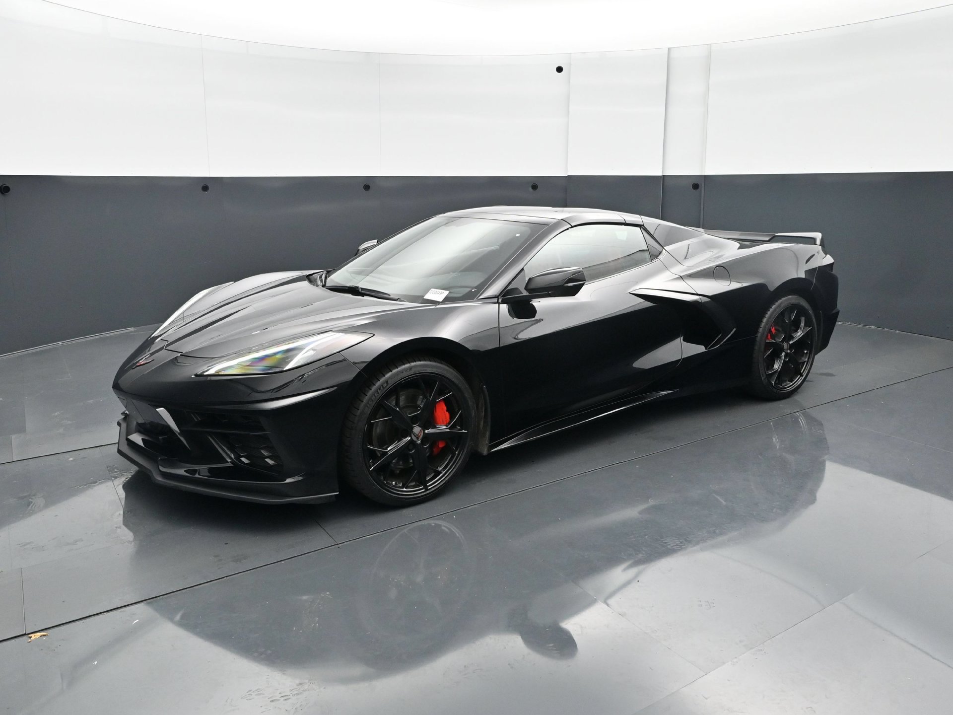 Used 2021 Chevrolet Corvette Stingray Convertible w/ Z51 Performance Package RWD image 2