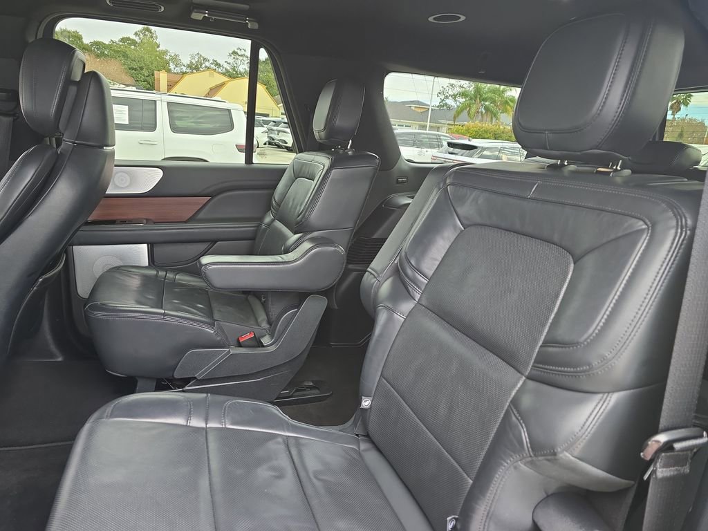 Used 2023 Lincoln Navigator L Reserve image 13