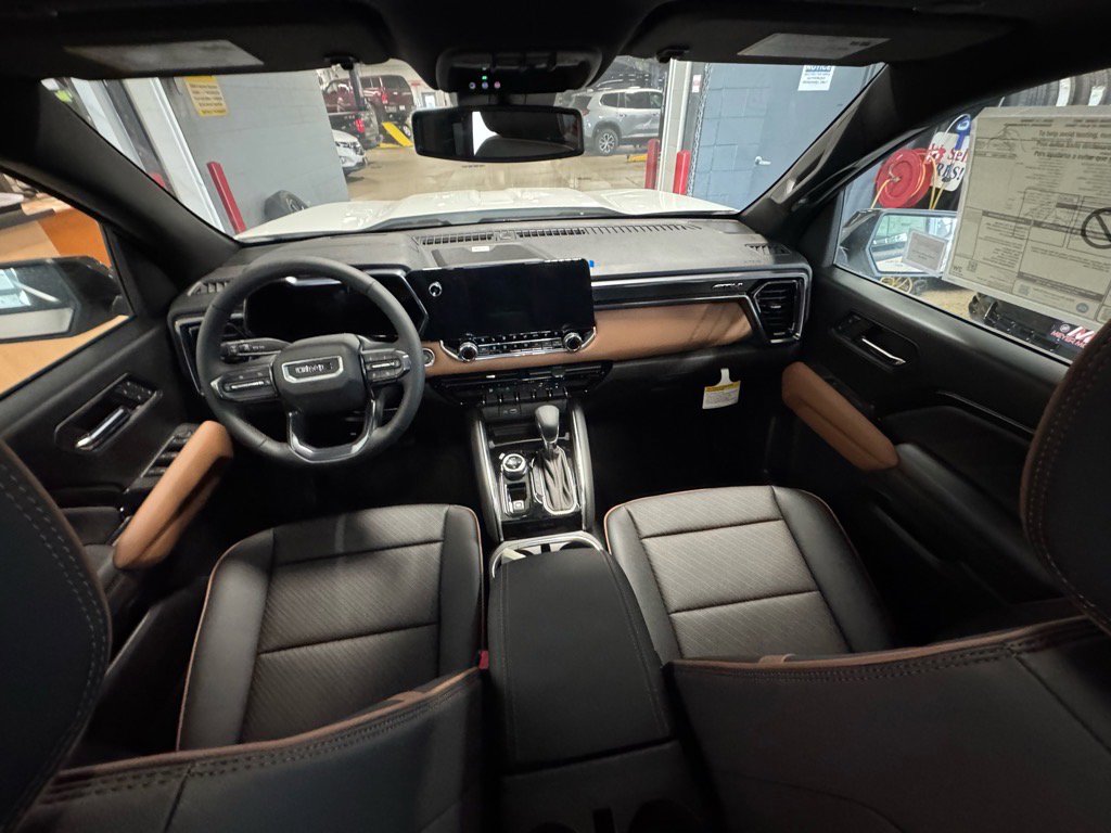 New 2026 GMC Canyon AT4 w/ Technology Plus Package image 15