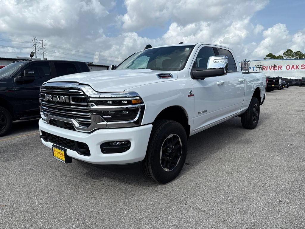 Used 2025 RAM 2500 Laramie AWD/4WD image 3