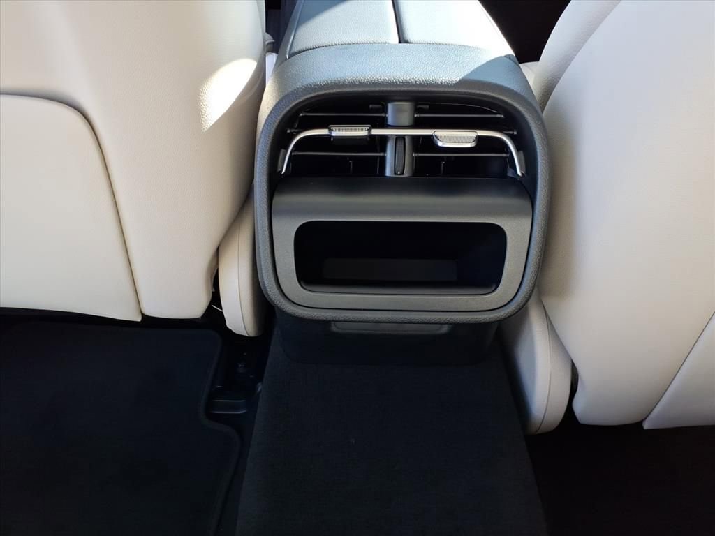New 2026 Mercedes-Benz E 350 4MATIC Sedan image 18