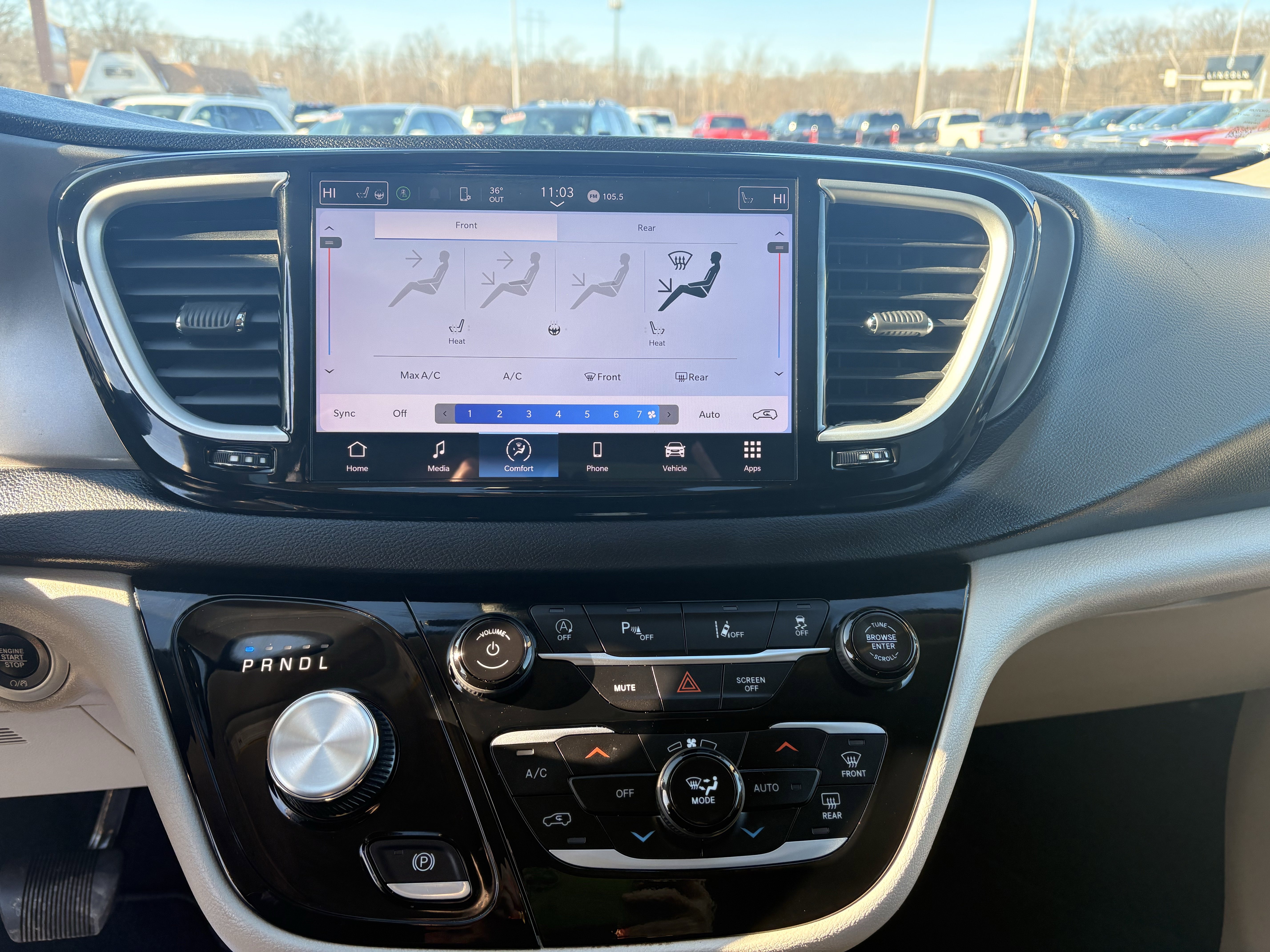 Used 2024 Chrysler Pacifica Touring-L image 16