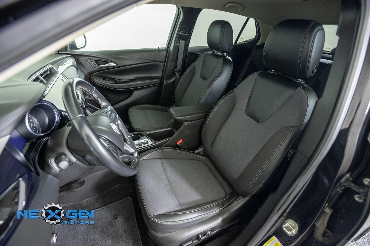 Used 2022 Buick Encore GX Preferred w/ Cold Weather Comfort Package AWD/4WD image 24