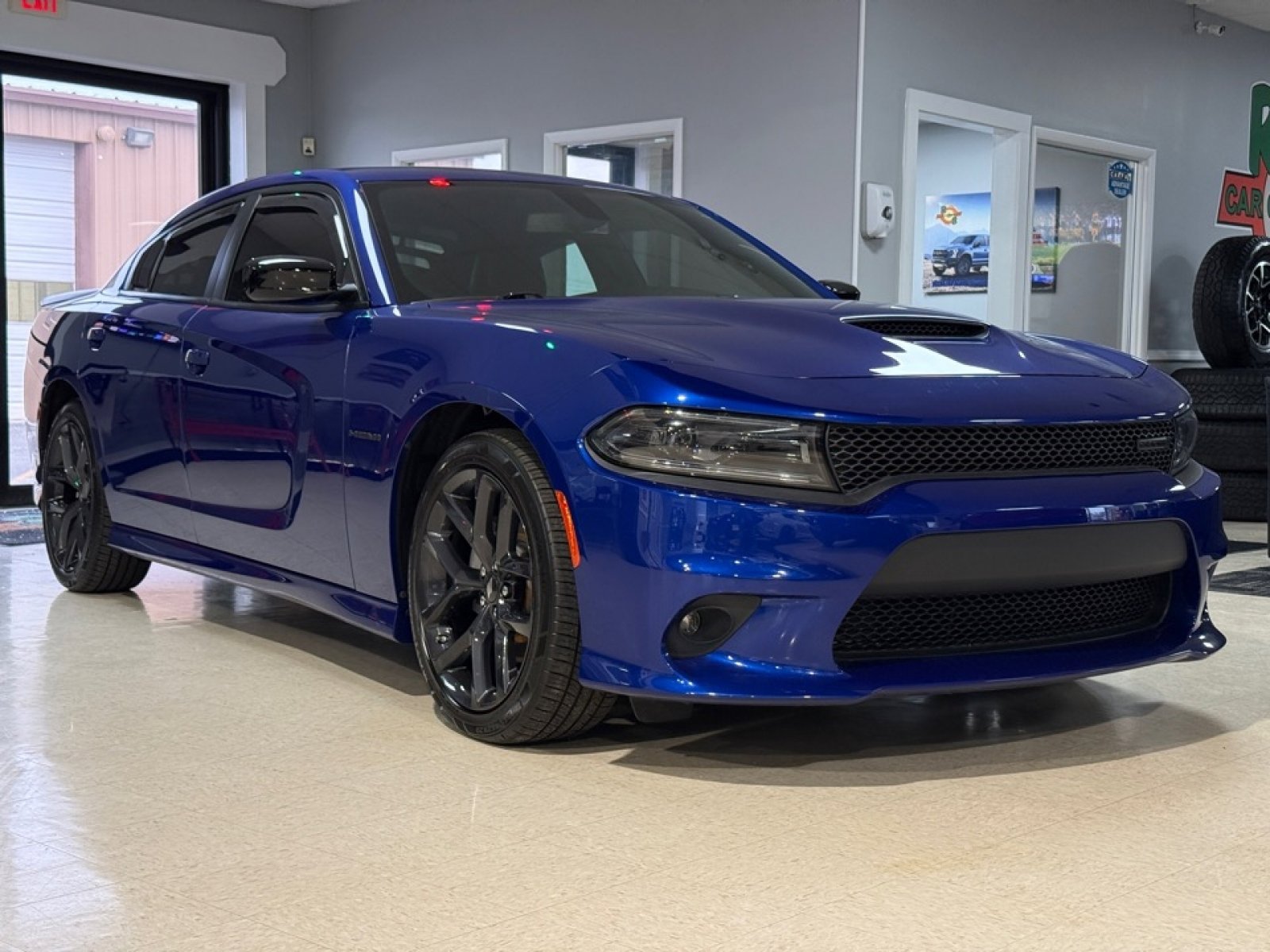 Used 2022 Dodge Charger R/T w/ Plus Group image 2