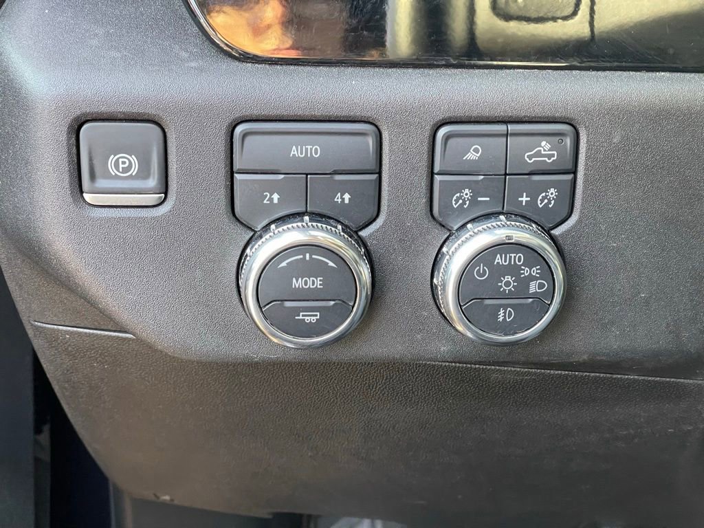 Used 2025 GMC Sierra 1500 SLT image 14