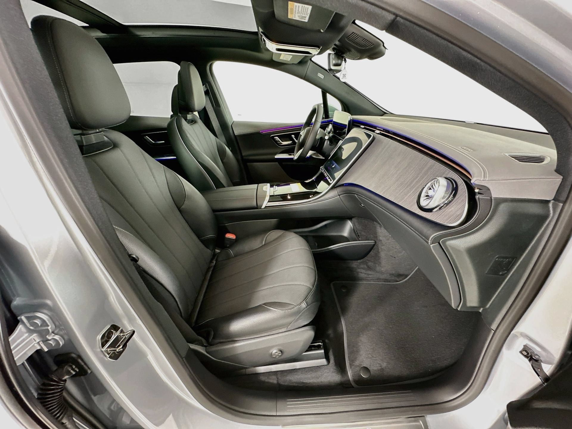 New 2027 Mercedes-Benz EQE 320+ SUV image 31