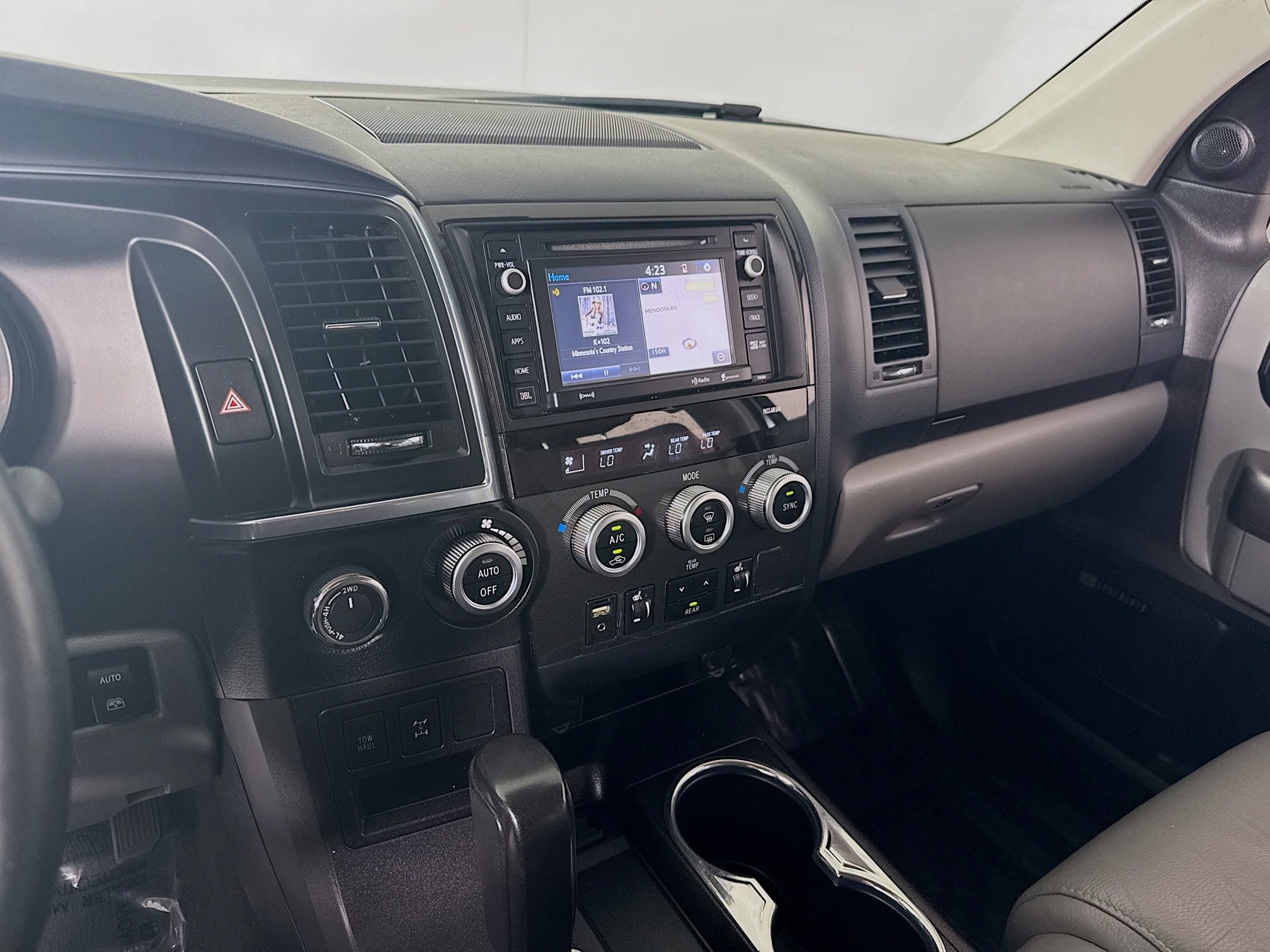 Certified 2019 Toyota Sequoia Limited w/ Safety & Convenience Package AWD/4WD image 16
