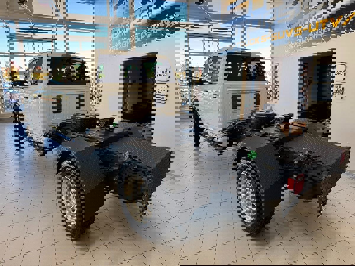 Used 2019 RAM 5500 Tradesman w/ Ambulance Prep Group image 2