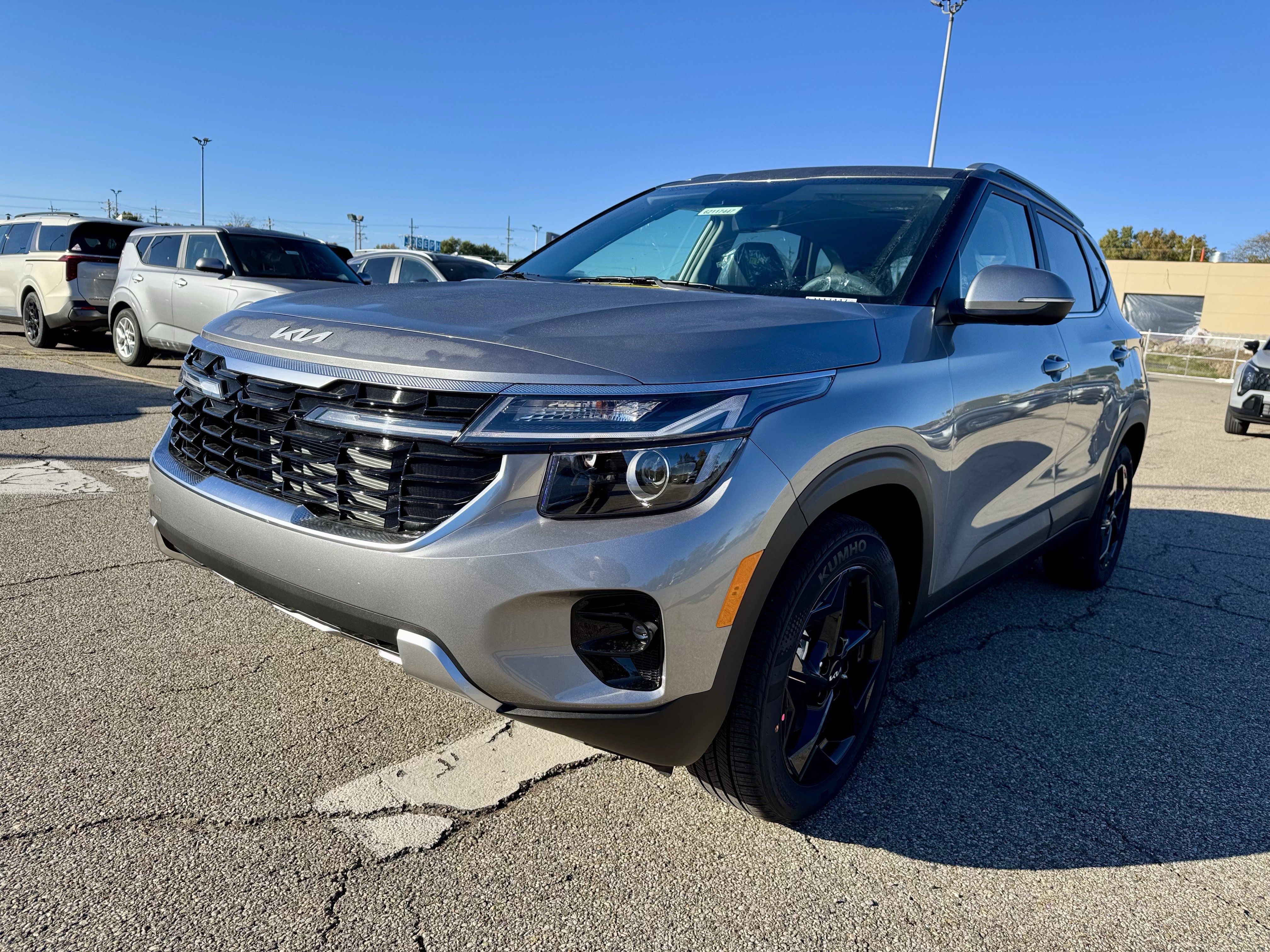 New 2026 Kia Seltos EX image 7