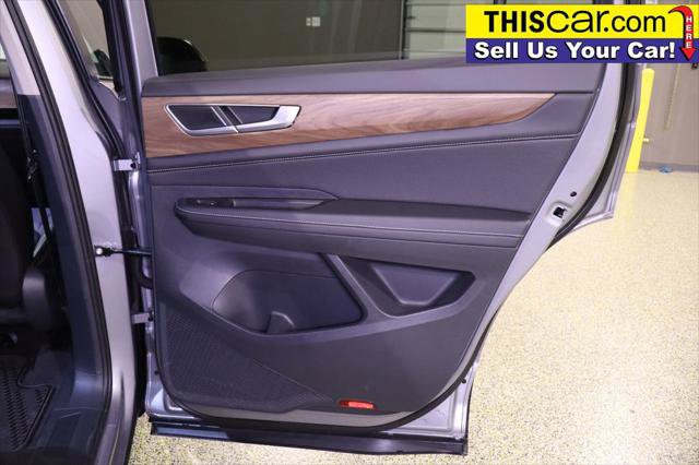 Used 2025 Volkswagen Atlas SE FWD image 33