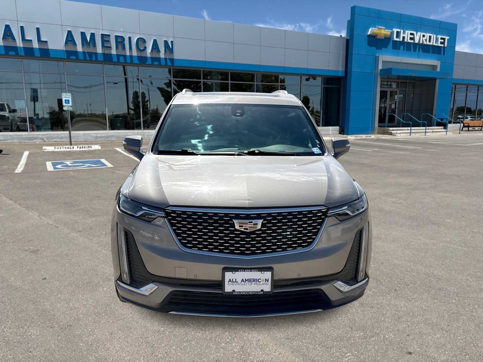 Used 2023 Cadillac XT6 Luxury FWD image 3