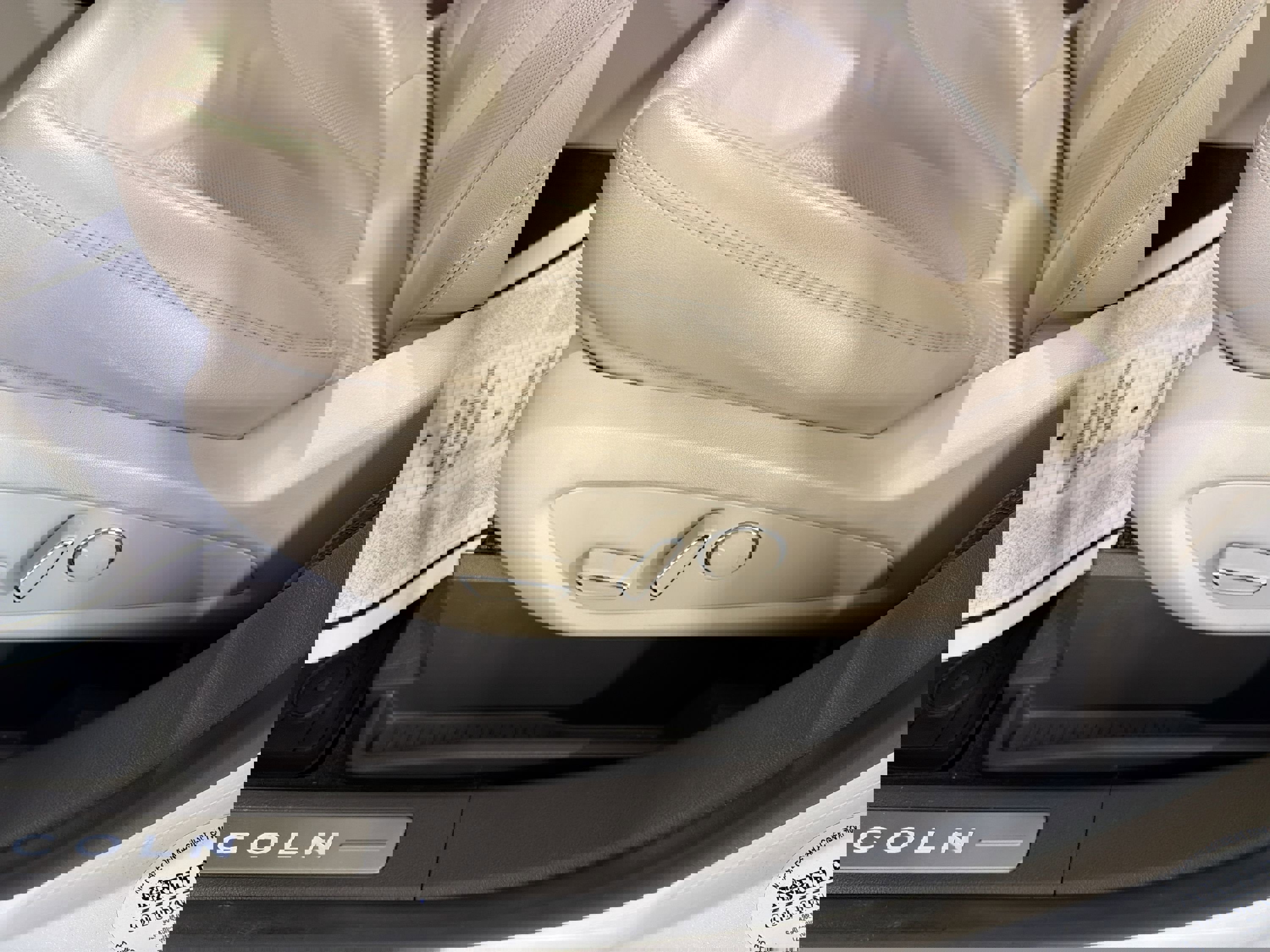 Used 2019 Lincoln Nautilus Select w/ Cargo Utility Package image 11