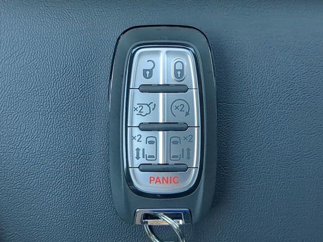 New 2026 Chrysler Pacifica Select image 37