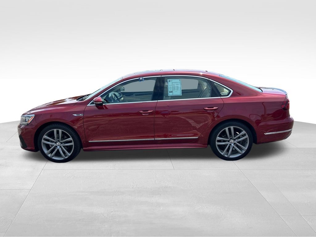 Used 2019 Volkswagen Passat 2.0T SE R-Line FWD image 2