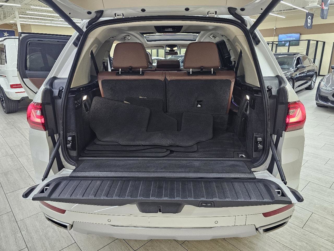 Used 2019 BMW X7 xDrive40i w/ Premium Package AWD/4WD image 14