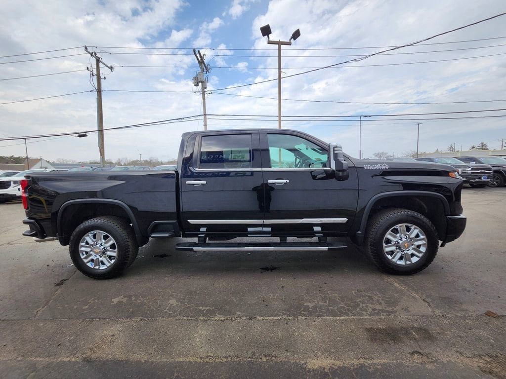 Used 2024 Chevrolet Silverado 3500 High Country AWD/4WD image 6