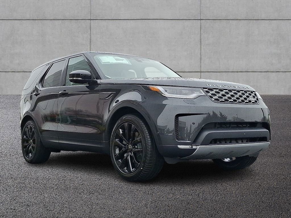 New 2026 Land Rover Discovery S image 2