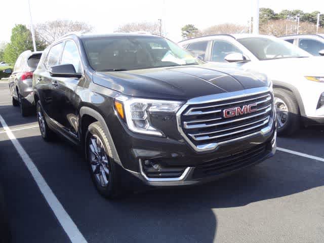 Used 2024 GMC Terrain SLT AWD/4WD image 3