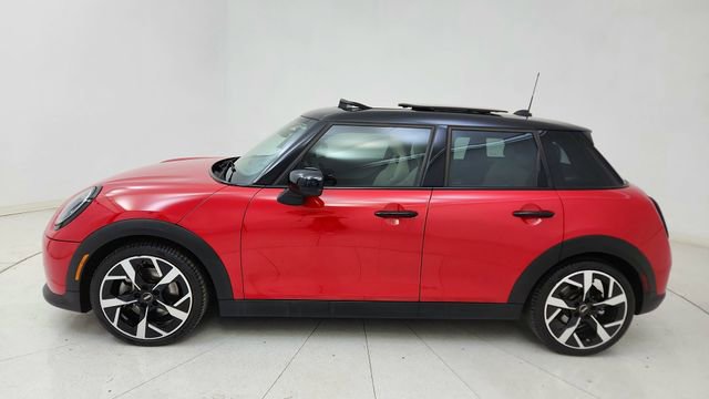 Used 2025 MINI Cooper 4-Door Hardtop image 3