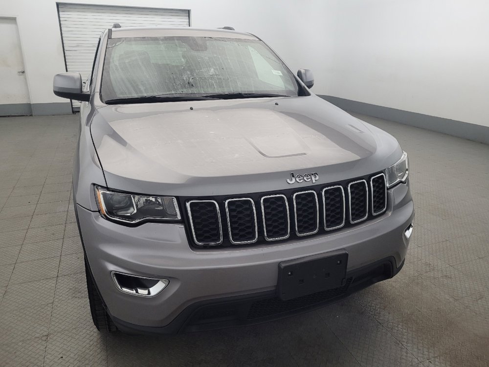 Used 2019 Jeep Grand Cherokee Laredo AWD/4WD image 14