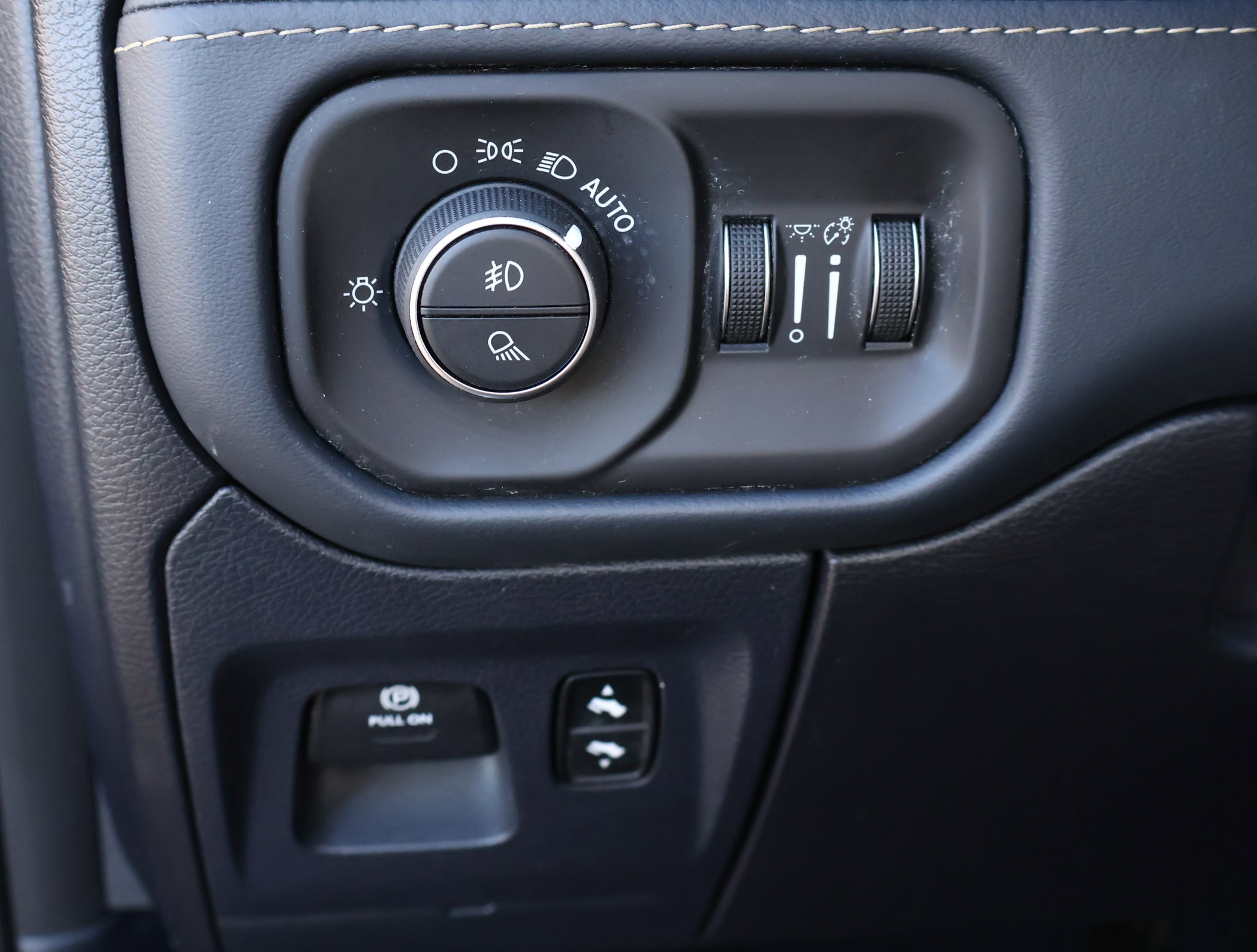 Used 2019 RAM 1500 Limited image 14