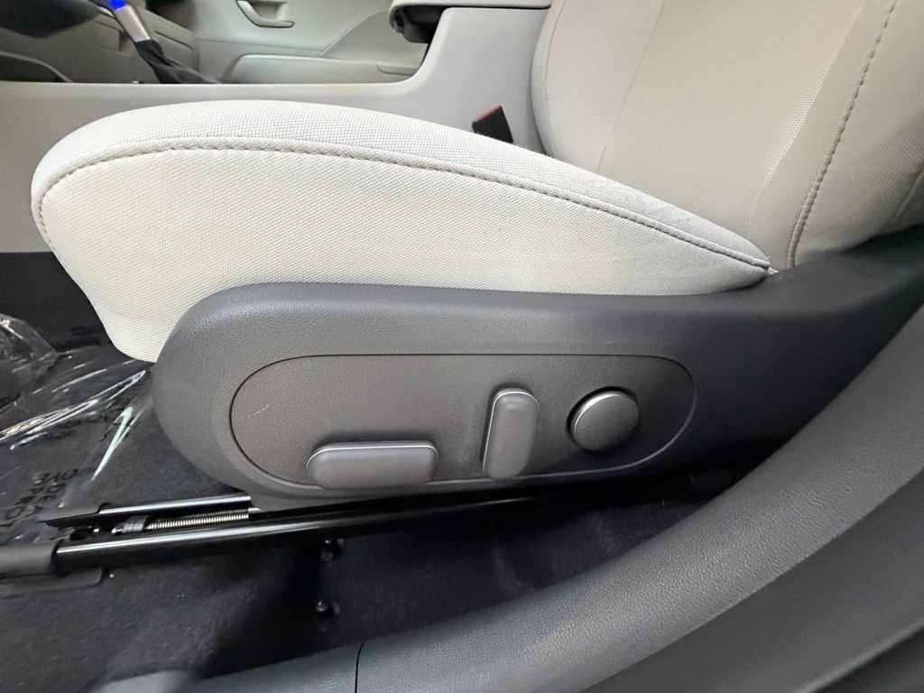 Used 2024 Hyundai Kona SEL AWD/4WD image 43