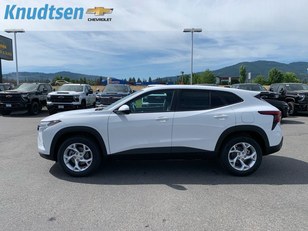 New 2026 Chevrolet Trax LS w/ Driver Confidence Package FWD image 4