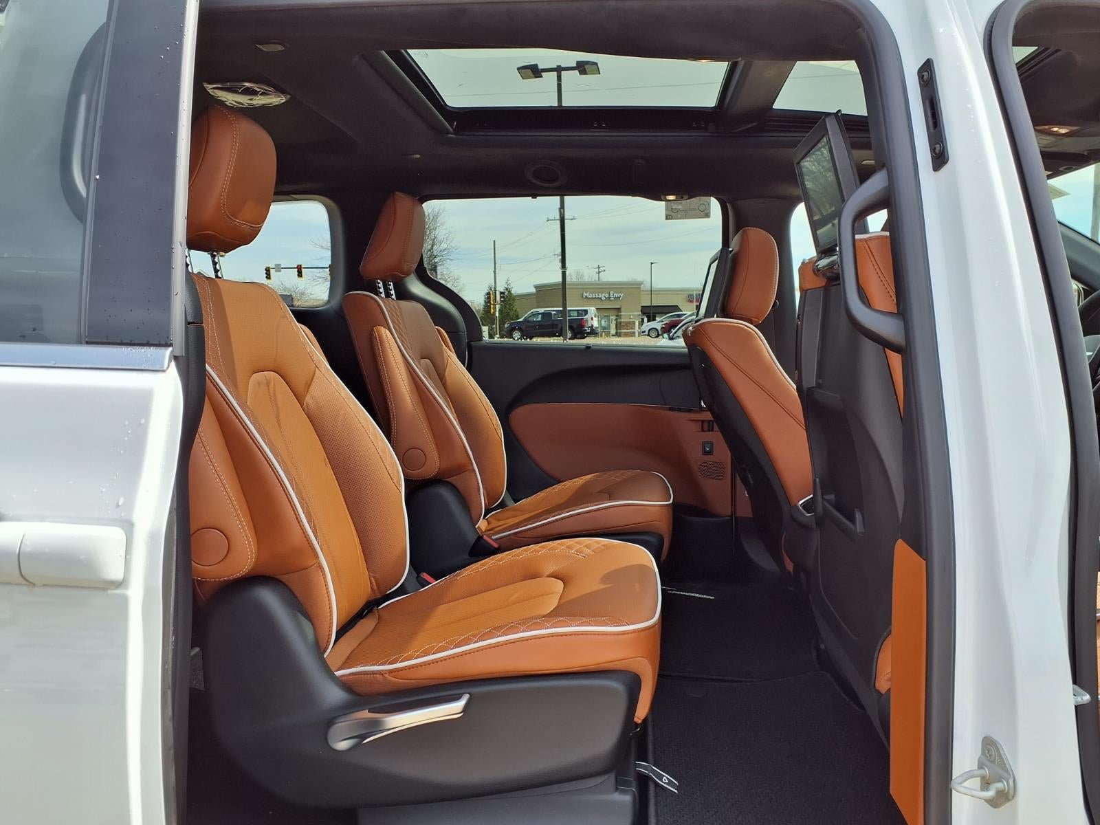 New 2026 Chrysler Pacifica Pinnacle FWD image 26