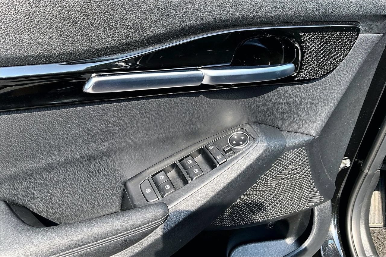 Used 2025 Kia Seltos X-Line AWD/4WD image 25