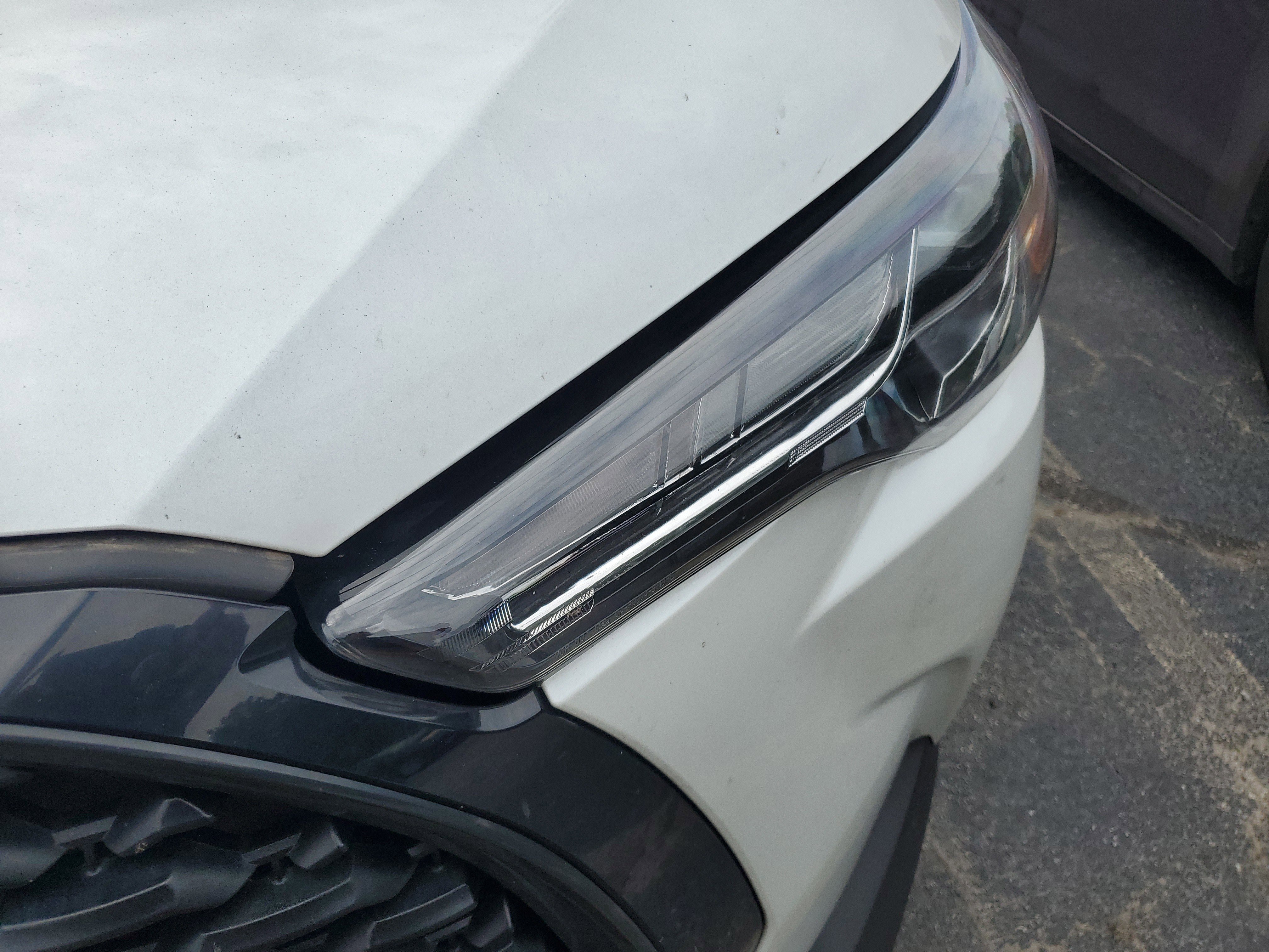 Used 2025 Toyota Corolla Cross LE FWD image 5
