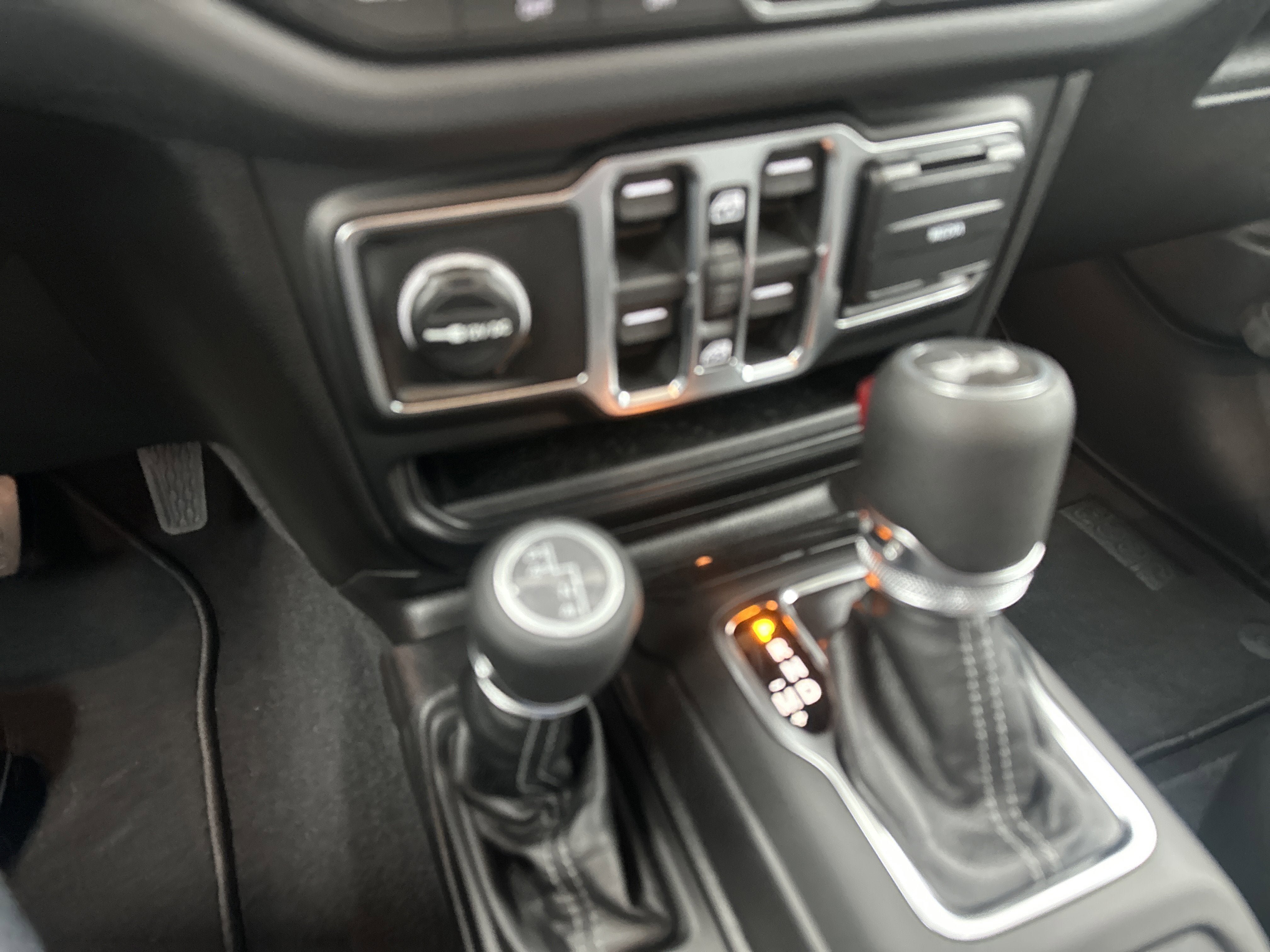 New 2026 Jeep Wrangler Unlimited Sahara AWD/4WD image 34