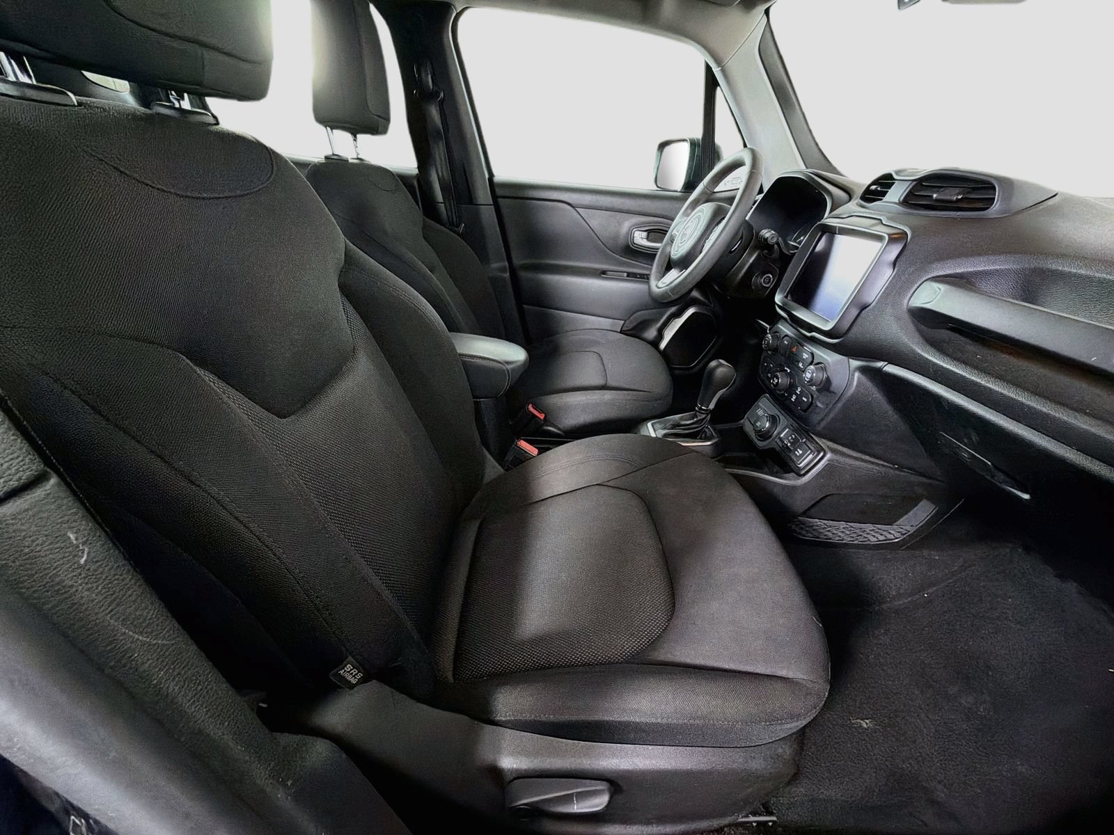 Used 2023 Jeep Renegade Latitude AWD/4WD image 29