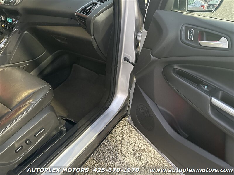 Used 2015 Ford Escape Titanium image 8