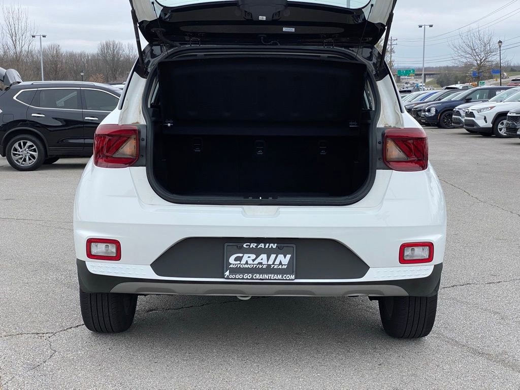 Used 2024 Hyundai Venue Limited image 7