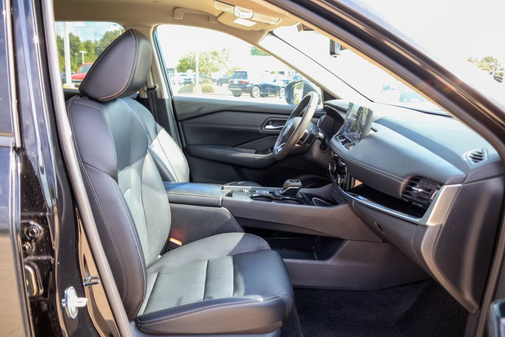 Used 2024 Nissan Rogue SL FWD image 8