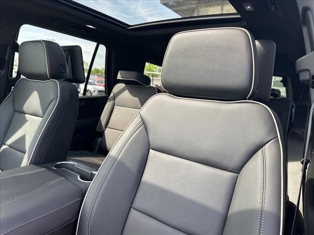 New 2026 GMC Yukon Elevation w/ Elevation Premium Package AWD/4WD image 29