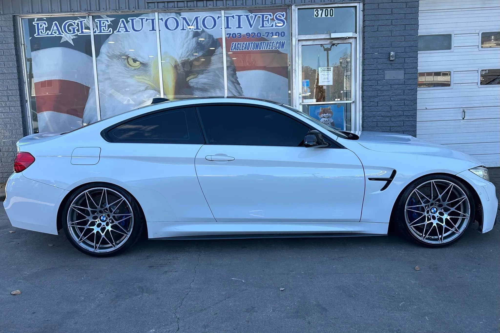 Used 2017 BMW M4 Coupe image 2
