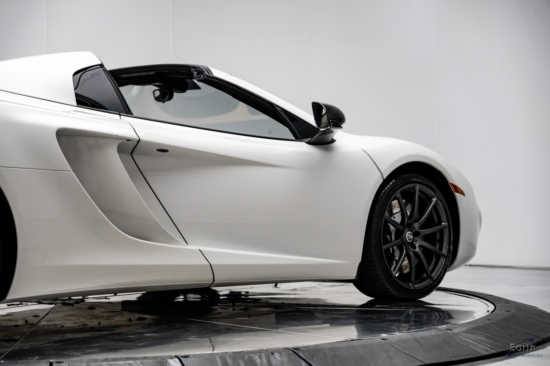 Used 2013 McLaren MP4-12C Spider image 23