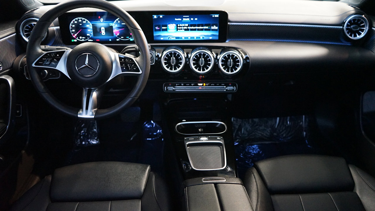 Used 2025 Mercedes-Benz CLA 250 CLA250 w/ Exclusive Package image 11